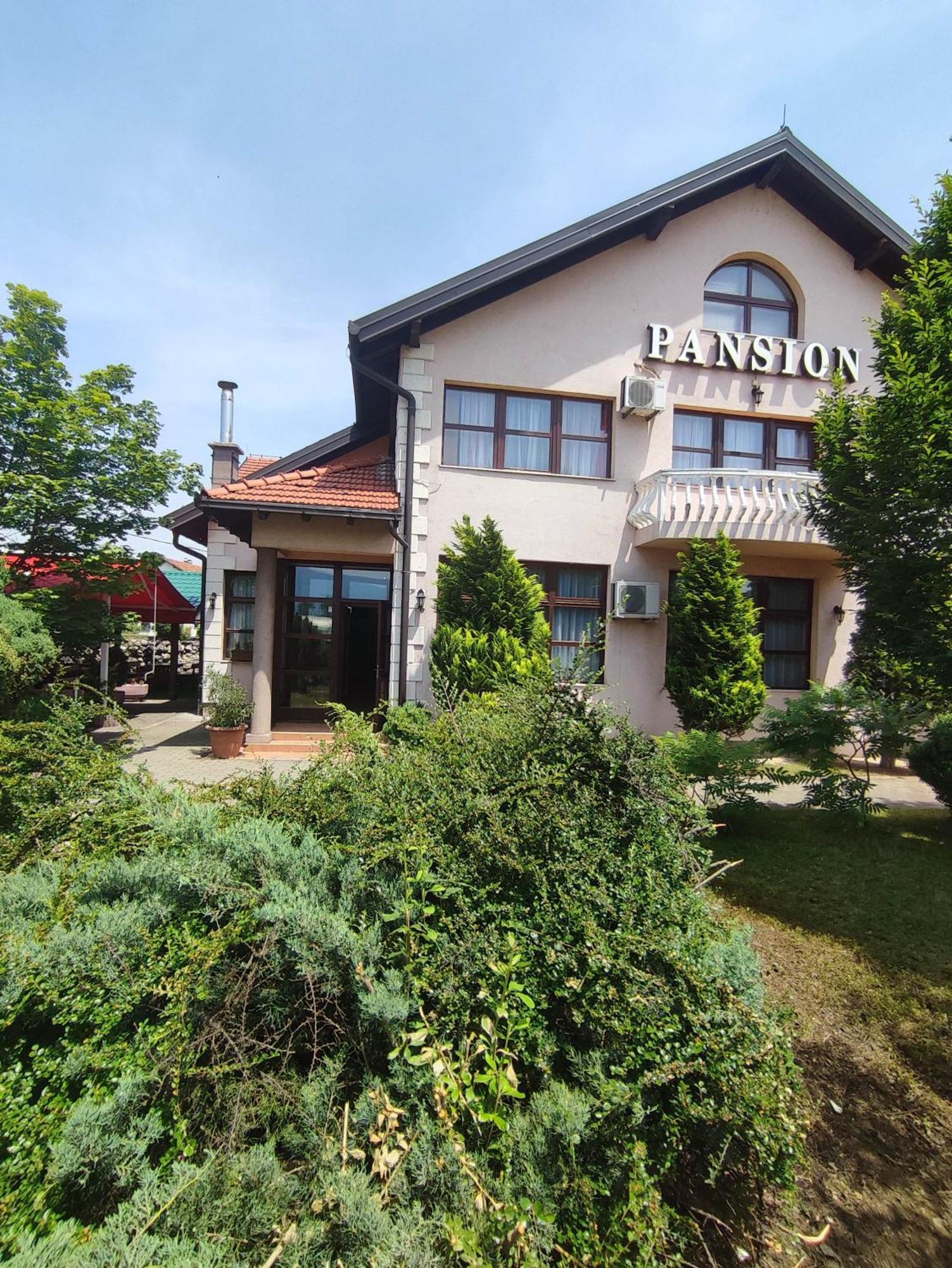 Bed and Breakfast Pansion Kamin à Lukavica Extérieur photo