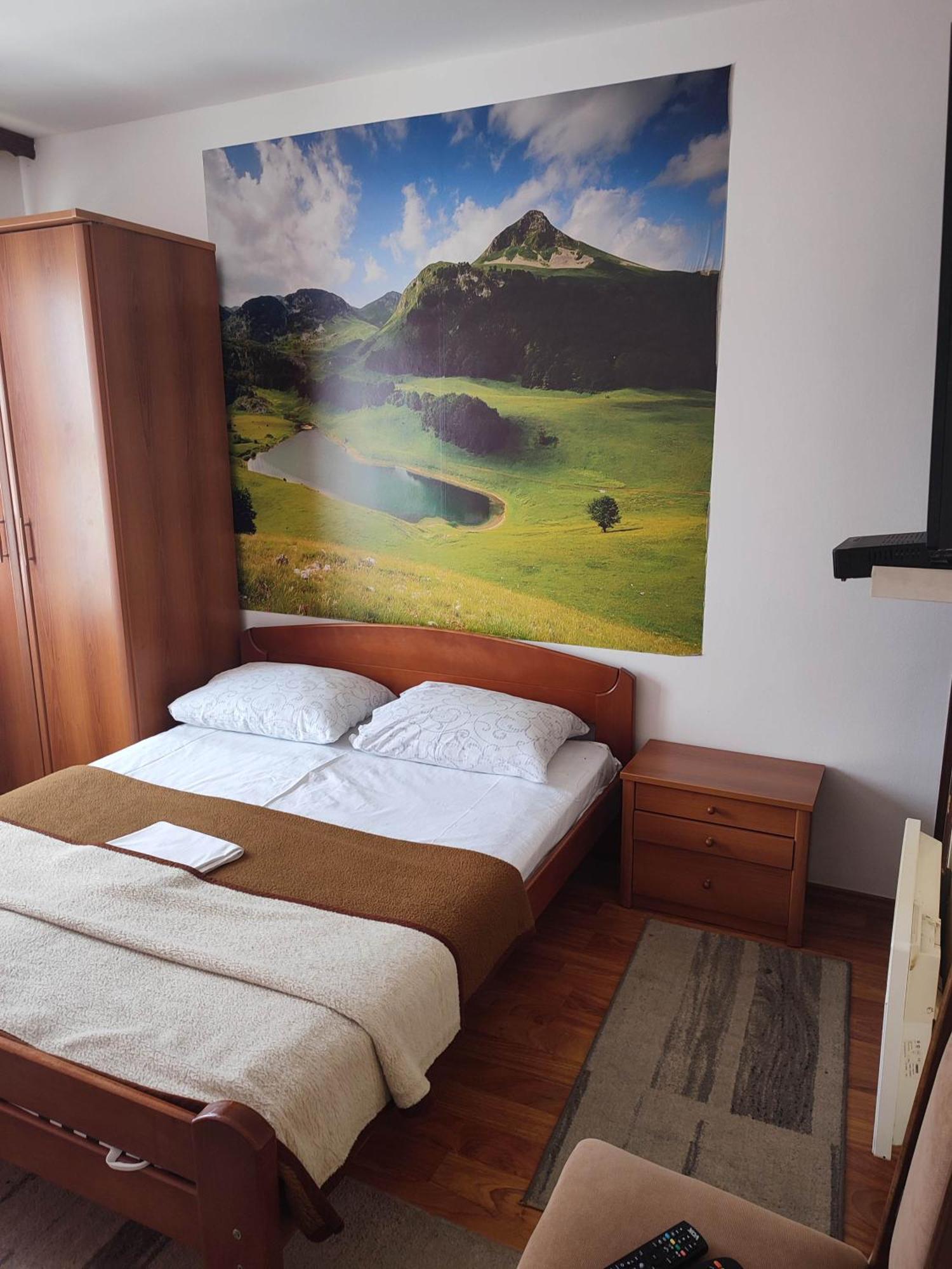 Bed and Breakfast Pansion Kamin à Lukavica Extérieur photo