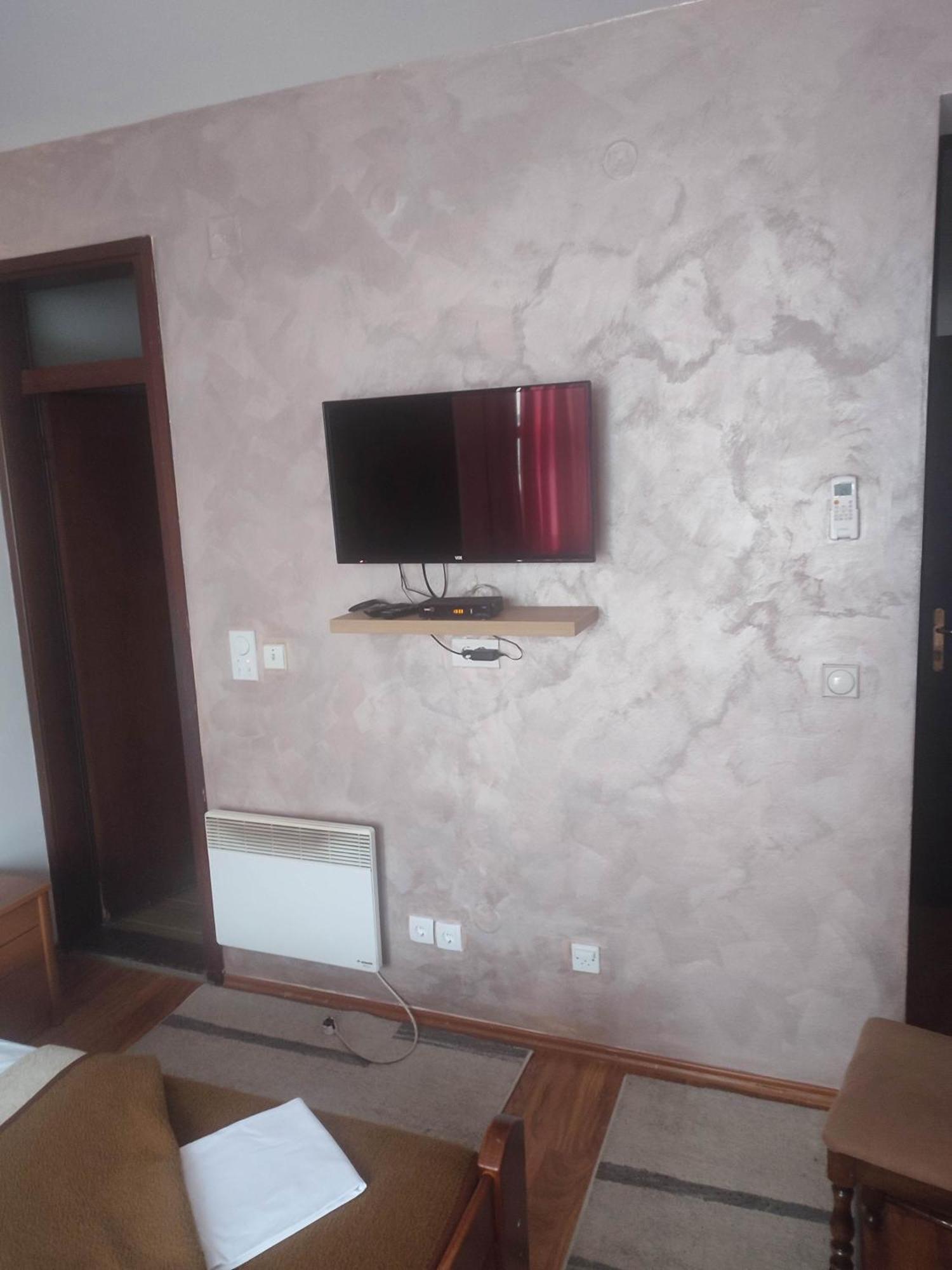 Bed and Breakfast Pansion Kamin à Lukavica Extérieur photo